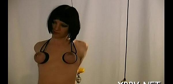 trendsEnchanting bimbo is testing her new sex-toy